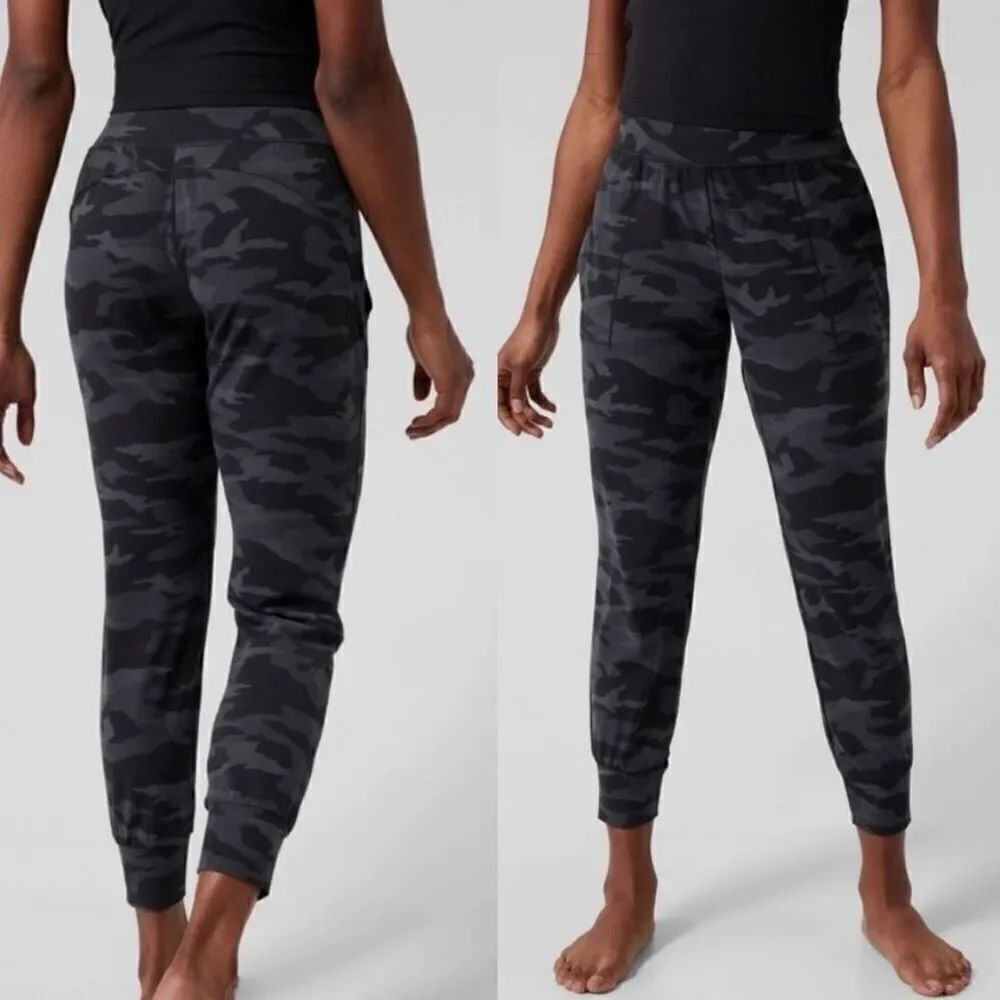 Athleta Salutation Camo Jogger Pants Gray Stretch Sz M